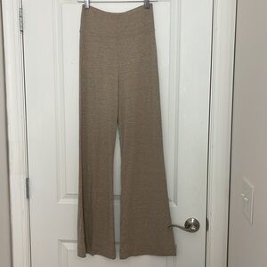 Anatomie Harlow Comfy Pull On Basic pant Beige XS Yoga Pant Sihoulette Flare